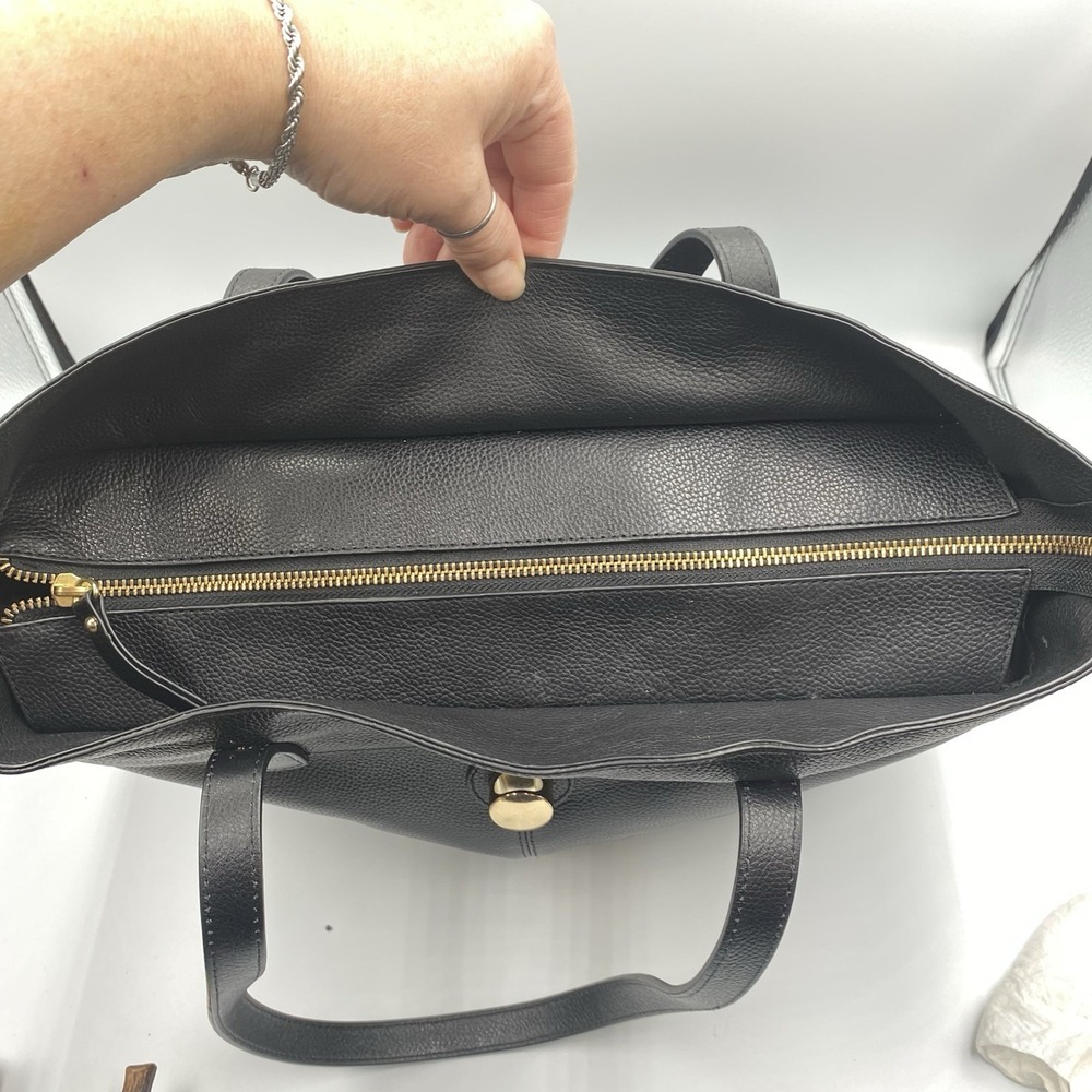 Stella & Max Leather Tote Hand Bag Purse BLACK Top  Zipper Gold Accents - Picture 8 of 9